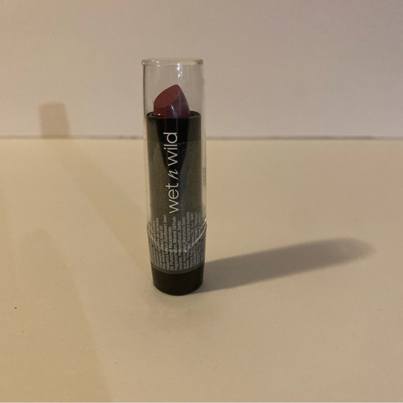 Wet n Wild - Silk Finish Lipstick - 560B Secret Muse, Lip Stick # 560 - Picture 1 of 2